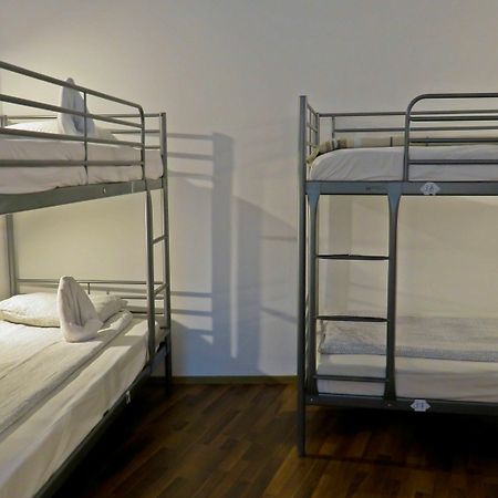 The Evil Clown Hostel Брашов Екстер'єр фото