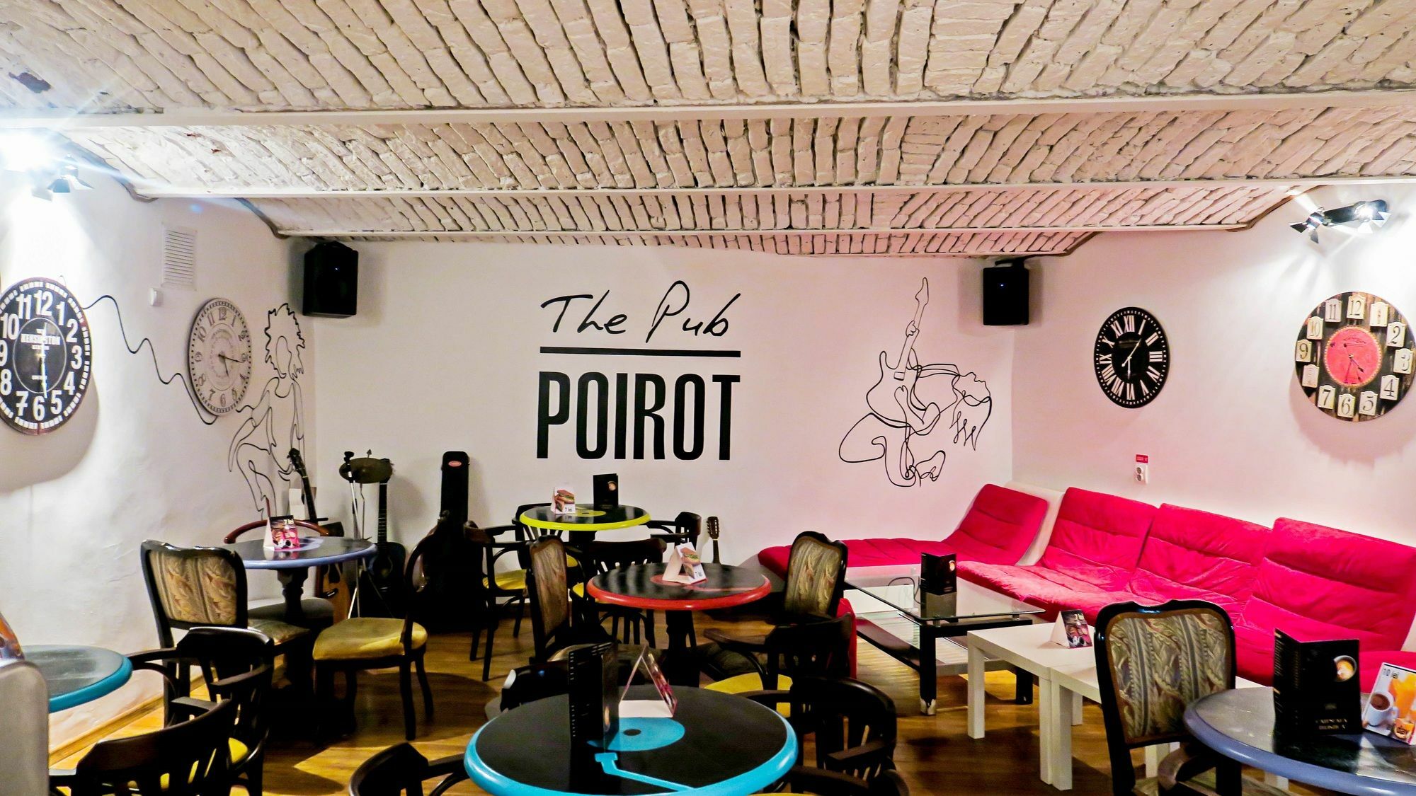 The Evil Clown Hostel Брашов Екстер'єр фото