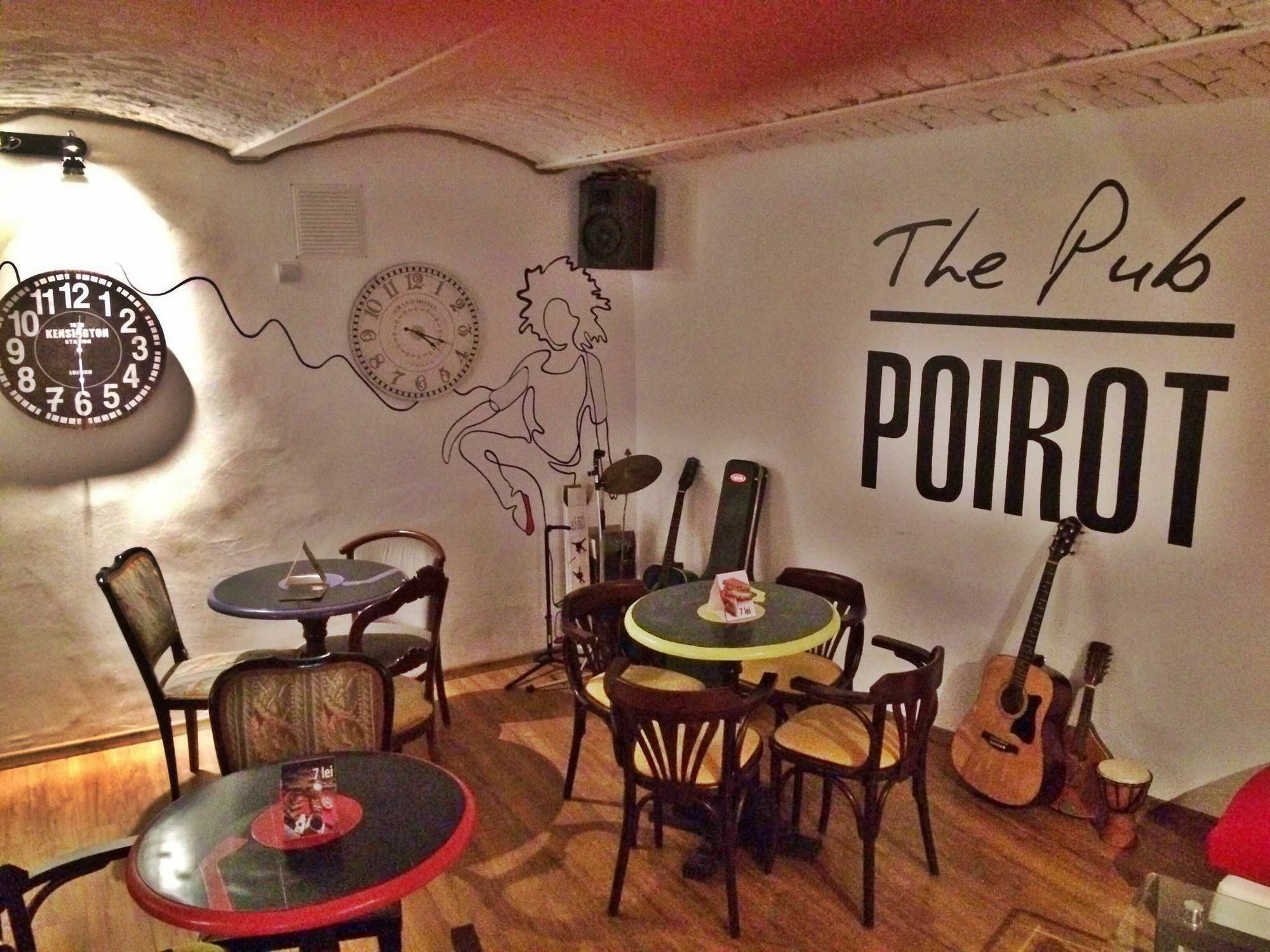 The Evil Clown Hostel Брашов Екстер'єр фото
